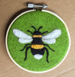 Load image into Gallery viewer, BEGINNER'S 2D Needle Felted Bumble Bee Picture Kit